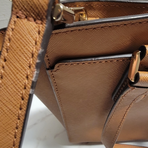 ⭐️Michael Kors Crossbody Bag⭐️ - Picture 11 of 14